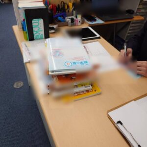 山積された学校ワーク